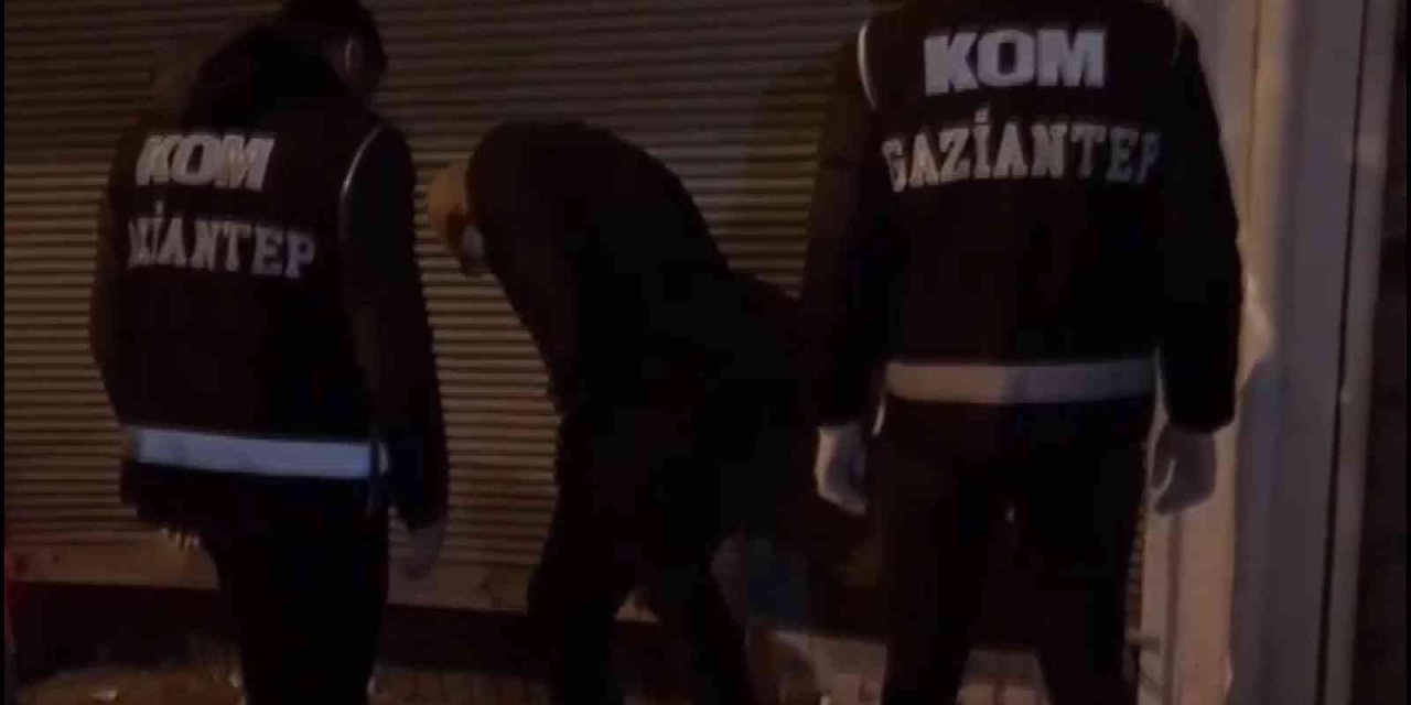 Gaziantep’te 1 ton 12 litre etil alkol ele geçirildi