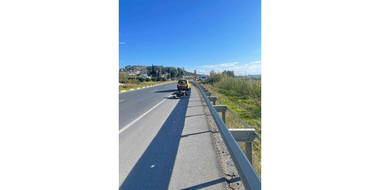 Otomobil ile çarpışan motosikletin sürücüsü ağır yaralandı