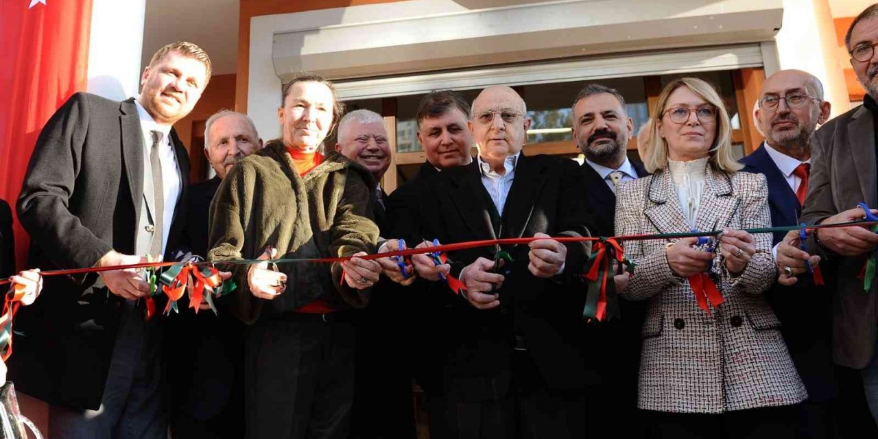 Karşıyaka Spor Kulübünün müzesi açıldı