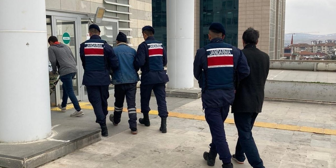 Elazığ’da aranan 2 şüpheli yakalandı