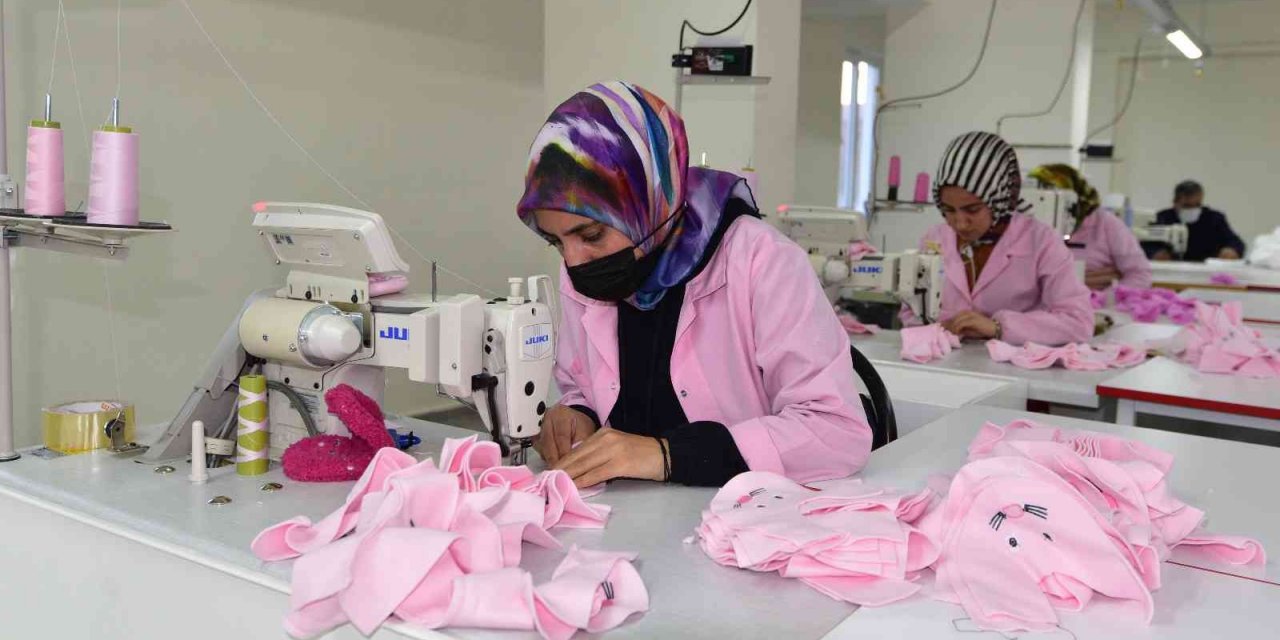 Ahlat’taki tekstil atölyeleri kadın istihdamına büyük katkı sağlıyor