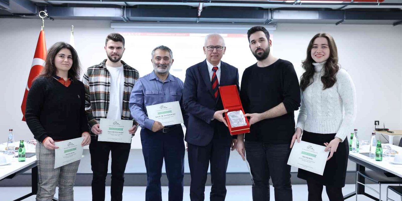 ‘Çevreci kampüs’ fikirleriyle ödül aldılar