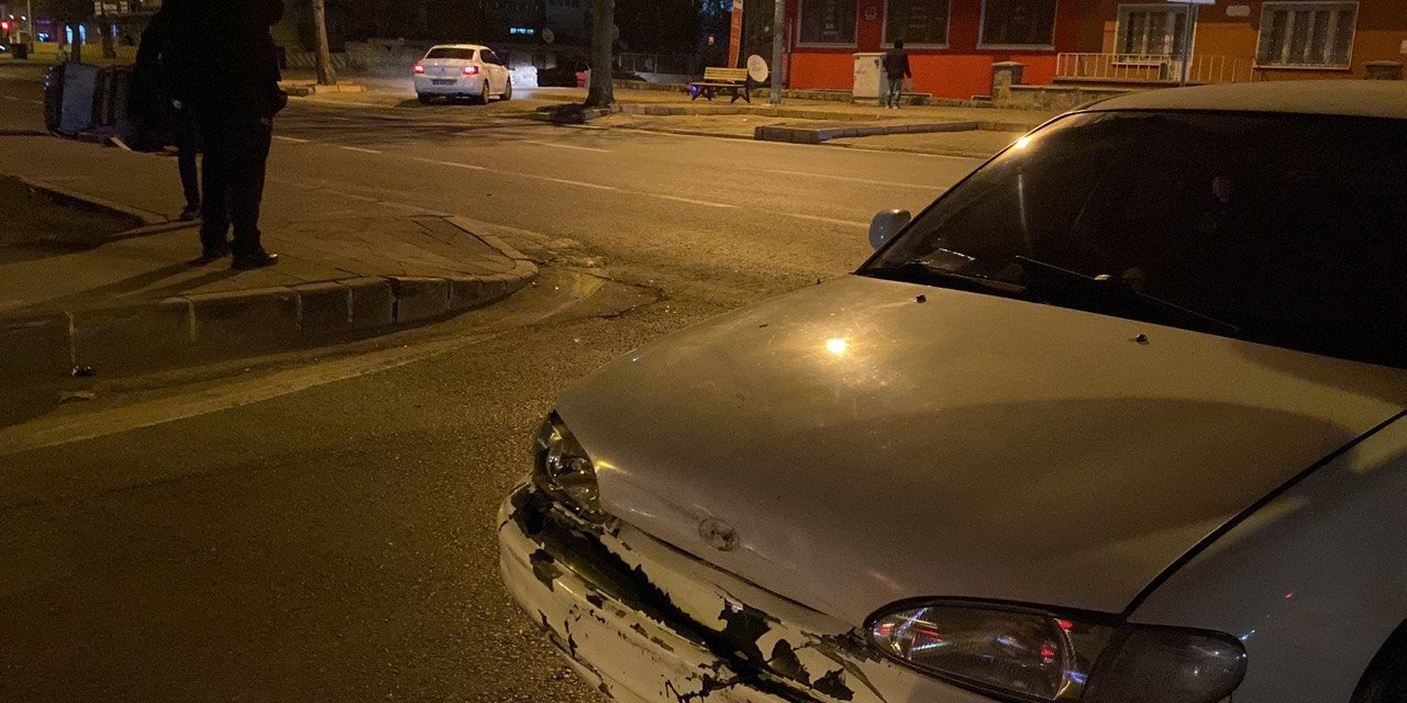 Otomobil ile moped çarpıştı:1 yaralı