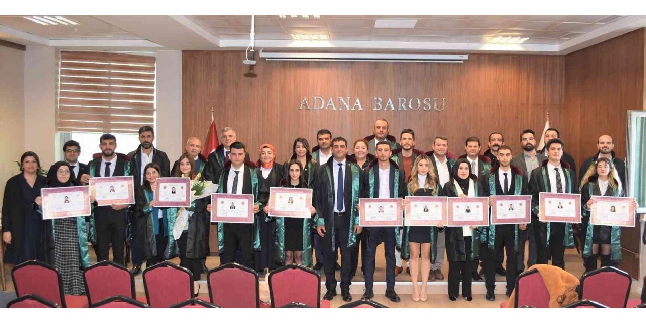 Adana’da 12 avukata törenle ruhsatnameleri verildi