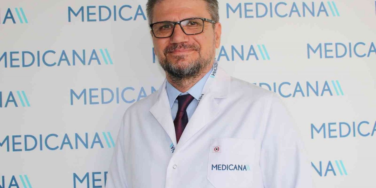Dermatoloji Uzmanı Dr. Bostancı: "Sigarayı bırak genç kal"