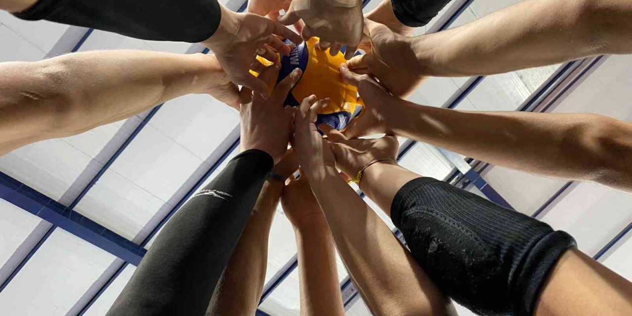 Hayallerimiz var diye yola çıktılar, Türkiye şampiyonu olma yolunda  yarı finale yükseldiler