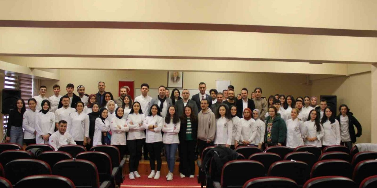 Deneyimlerini öğrencilerle paylaştılar