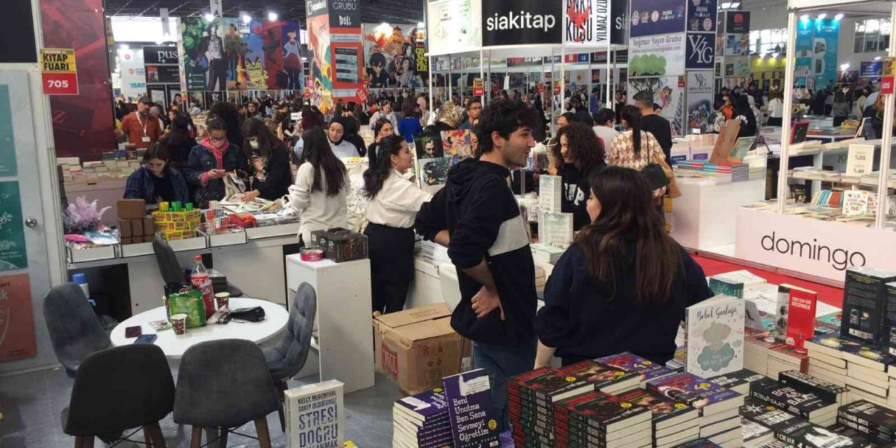 Kitap fuarına yoğun ilgi
