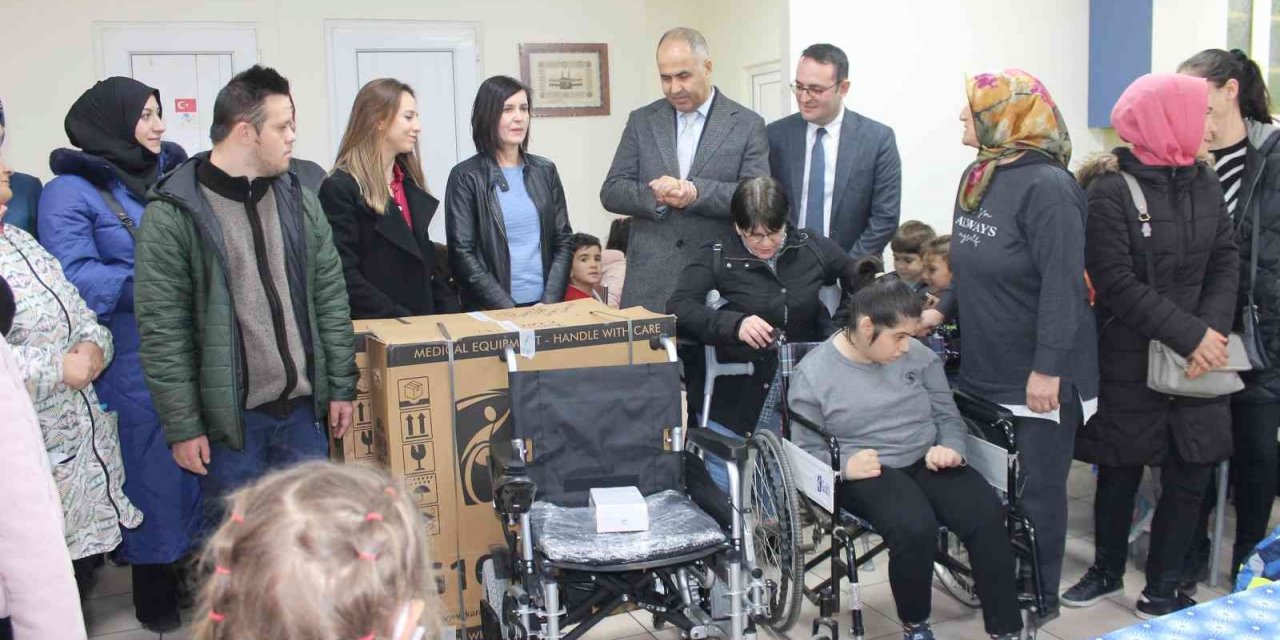 Biga’da öğrencilerden anlamlı bağış