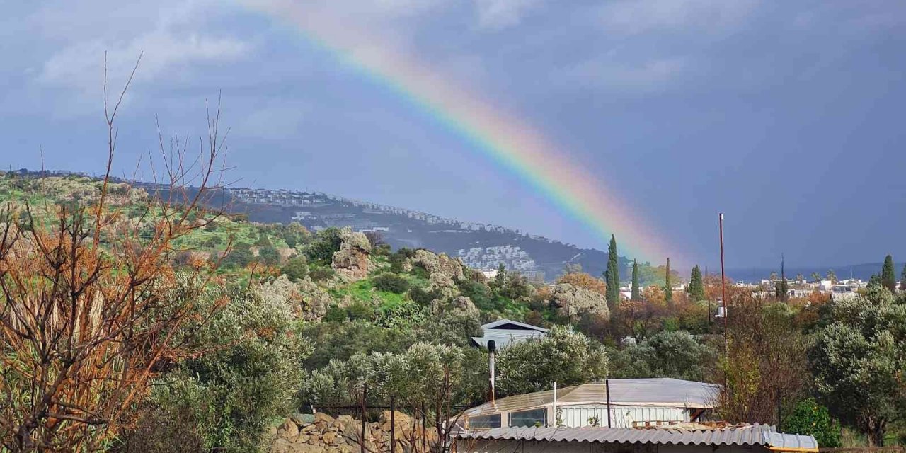 Bodrum’da yağış ve fırtına etkili oluyor