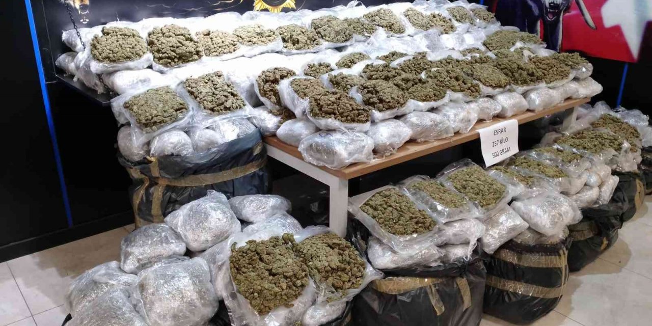 Başkent’te yapılan operasyonda 257 kilo 500 gram esrar ele geçirildi