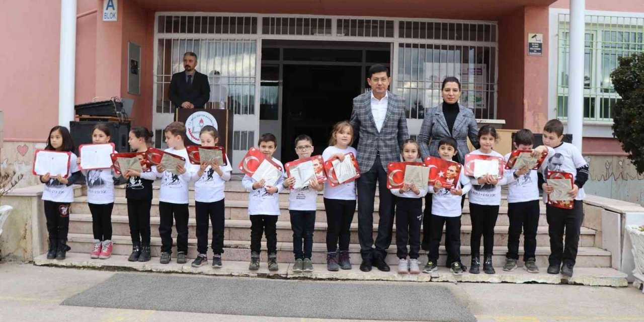 Başkan Özcan karne heyecanına ortak oldu