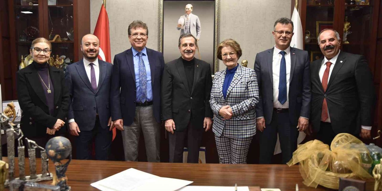 Tepebaşı’na hayran oldular, Başkan Ataç’ı üyeliğe davet ettiler