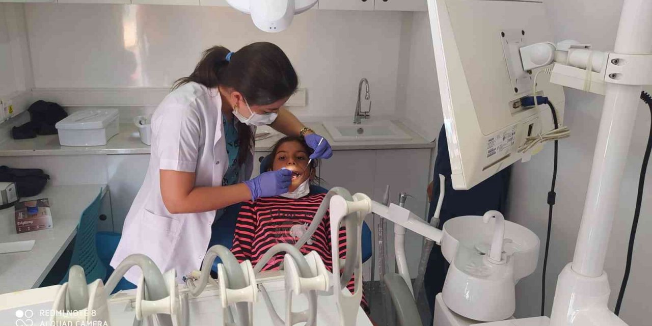 Mobil araçla 7 bin kişinin ağız ve diş tedavisi yapıldı