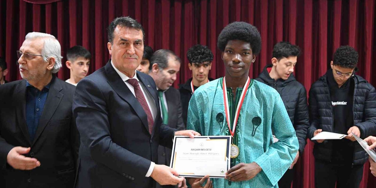 Uluslararası lisede karne heyecanı