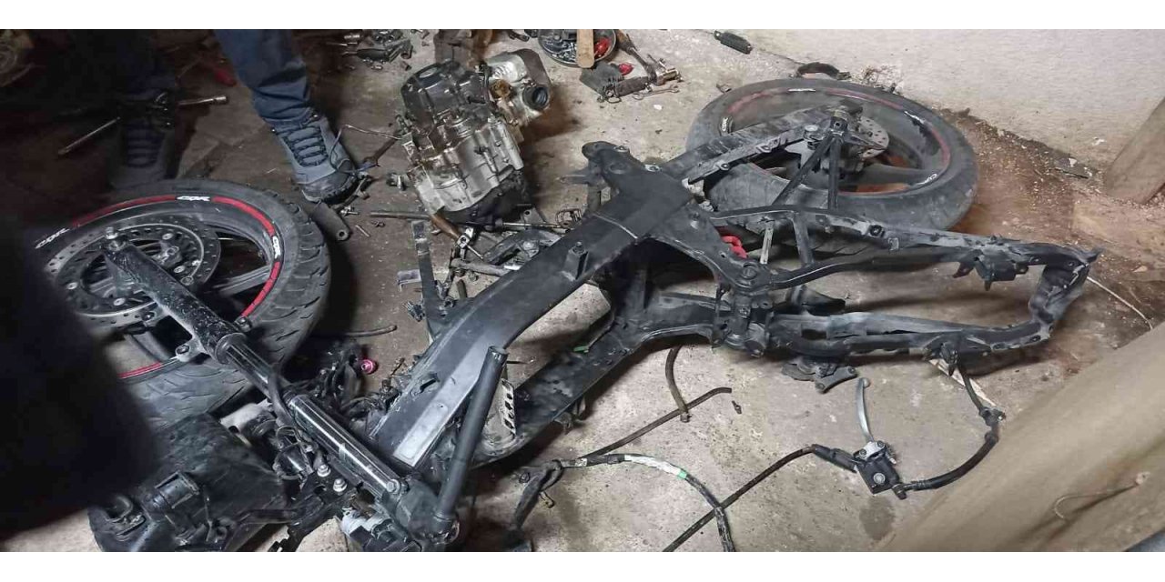 Sultanbeyli’de park halindeki aracı kundaklayan şahıs tutuklandı