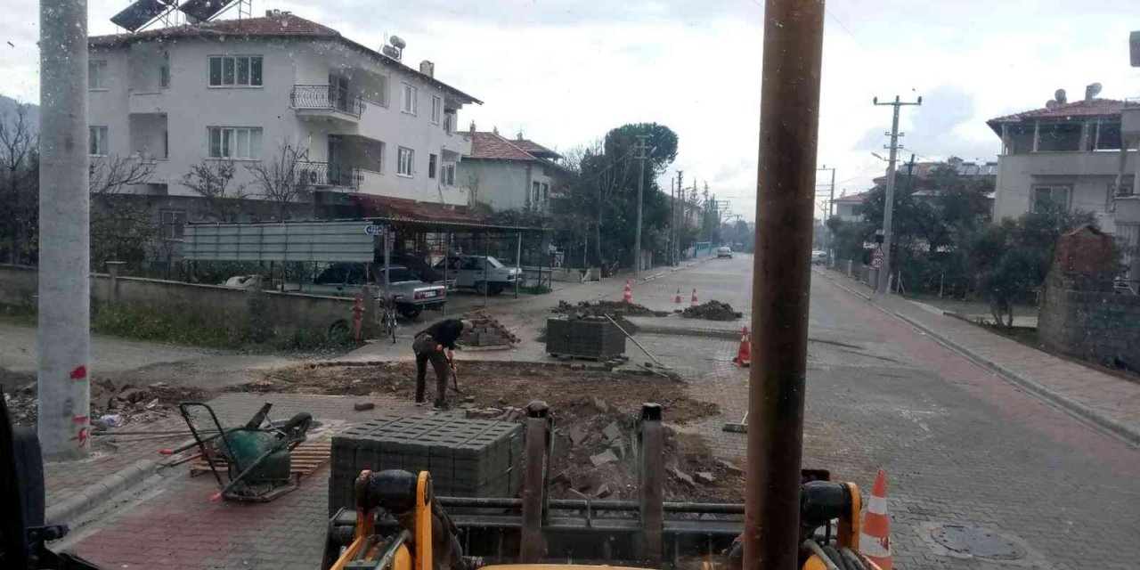 Ortaca’da yol seferberliği