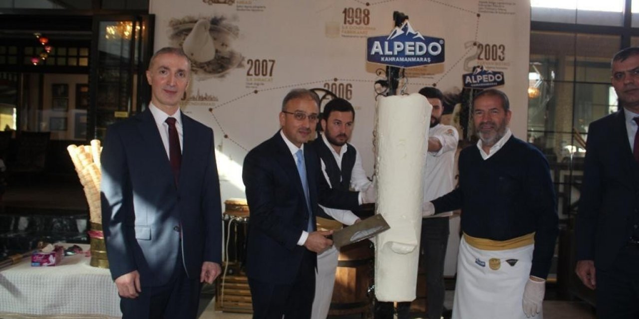 Kervancıoğlu, Bakan Yardımcısı Yılmaz’a dondurma kesti