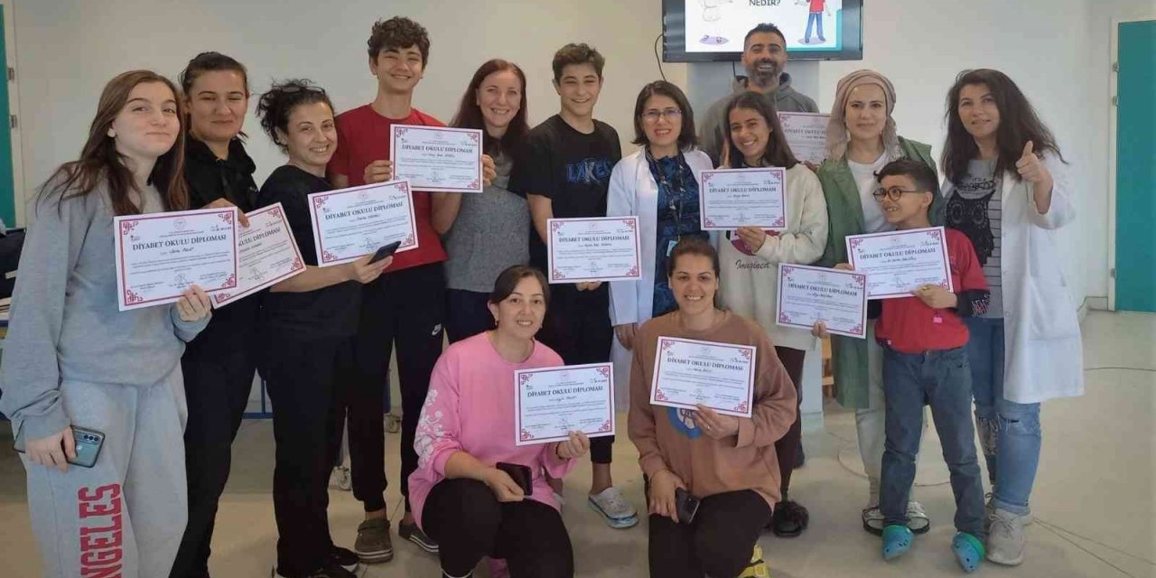 Çocuk Diyabet Okulu’nda ilk karneler verildi