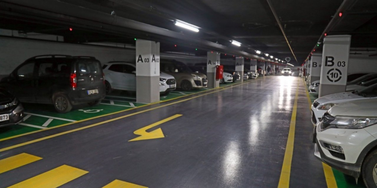 Cumhuriyet Meydanı yer altı otoparkına vatandaştan yoğun ilgi