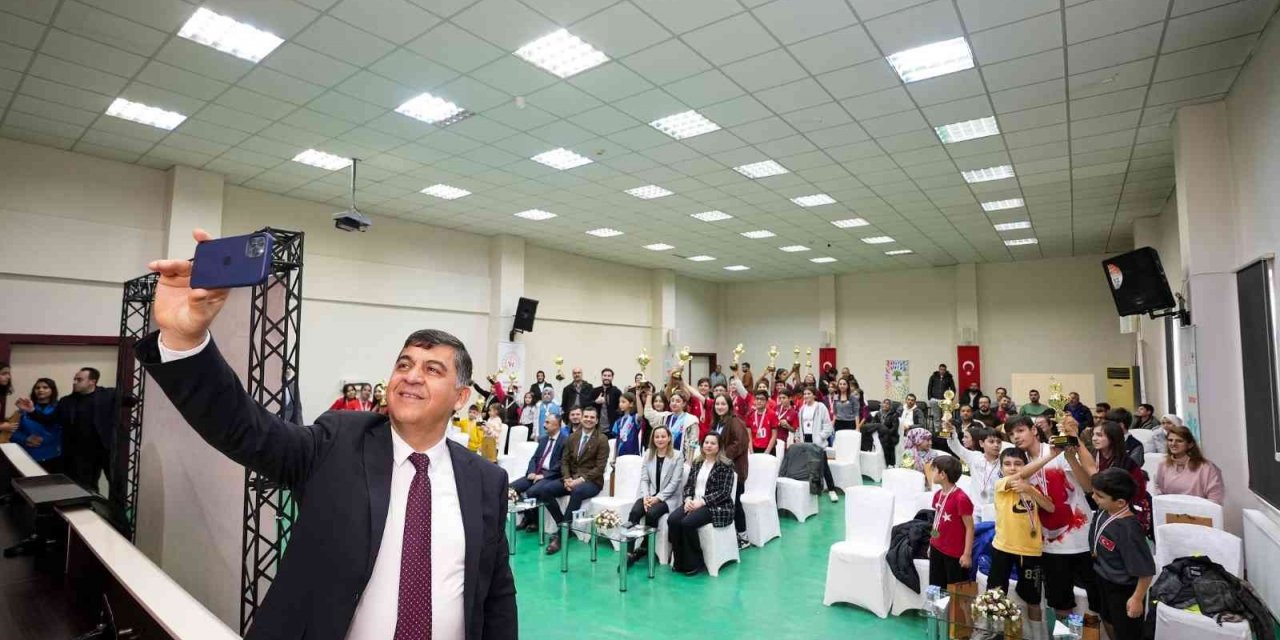 Gençler, genç kahraman Mehmet Kamil’i andılar