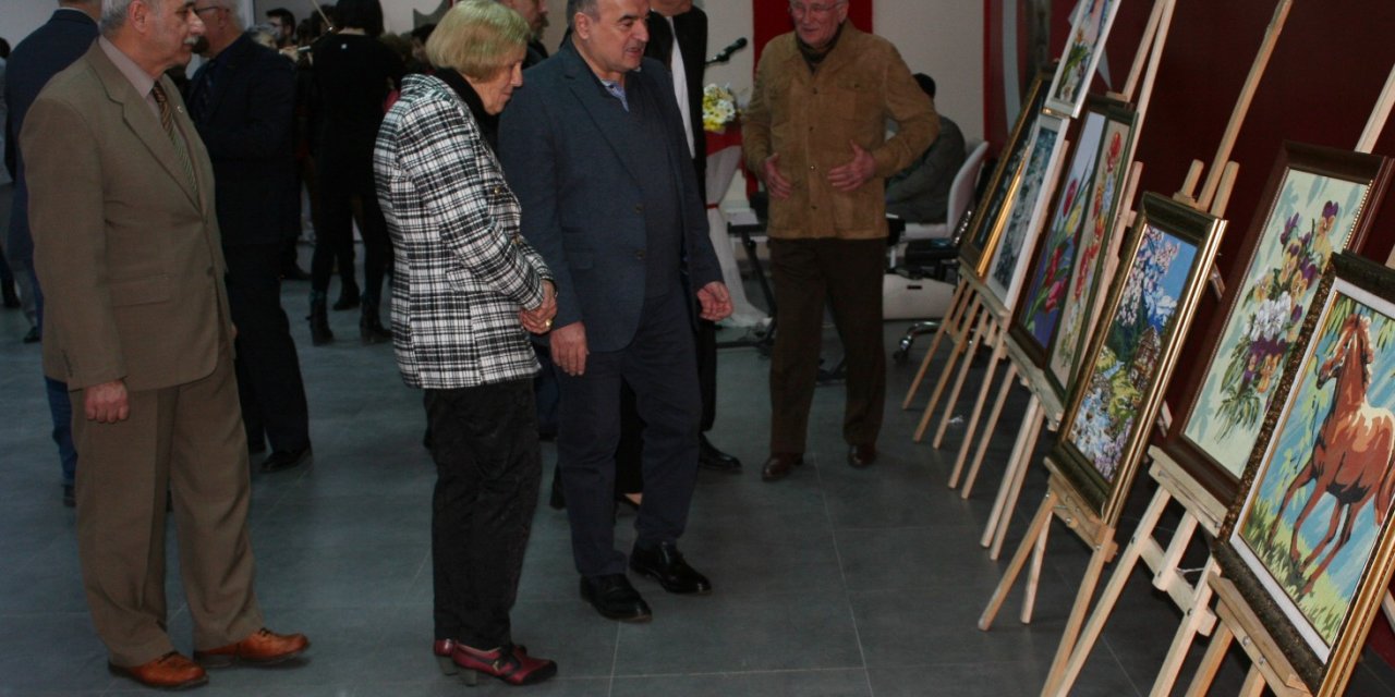 Bozüyük’te renkli kum tablosu resim sergisi açıldı