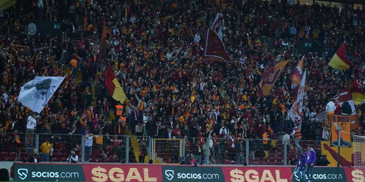 Galatasaray - Antalyaspor maçını 47 bin 33 taraftar izledi