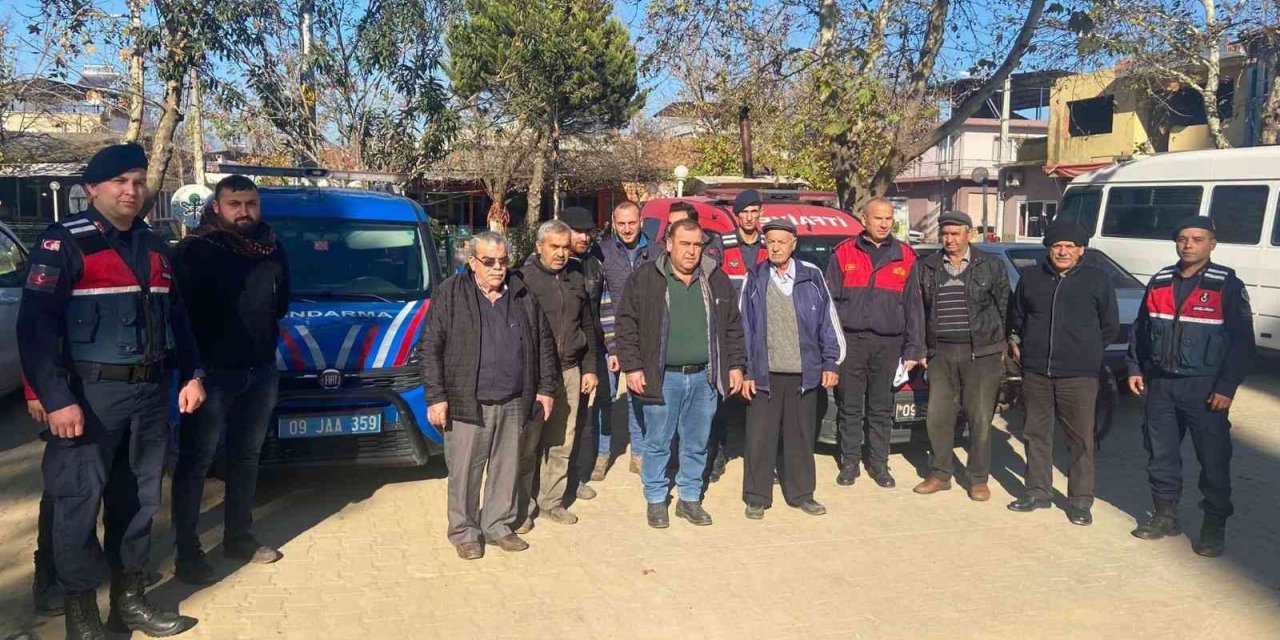 Aydın’da jandarma ekipleri vatandaşları çeşitli konularda bilgilendirdi