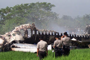 Uçak düştü: 8 kişi öldü...