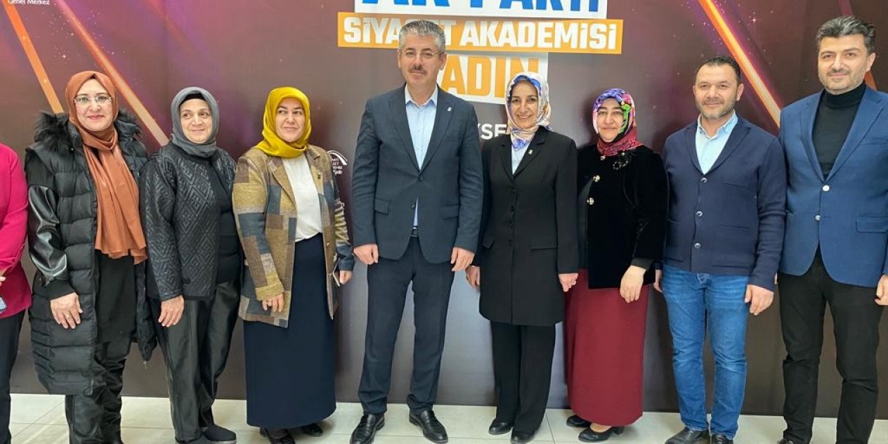 AK Parti’den kadınlara eğitim