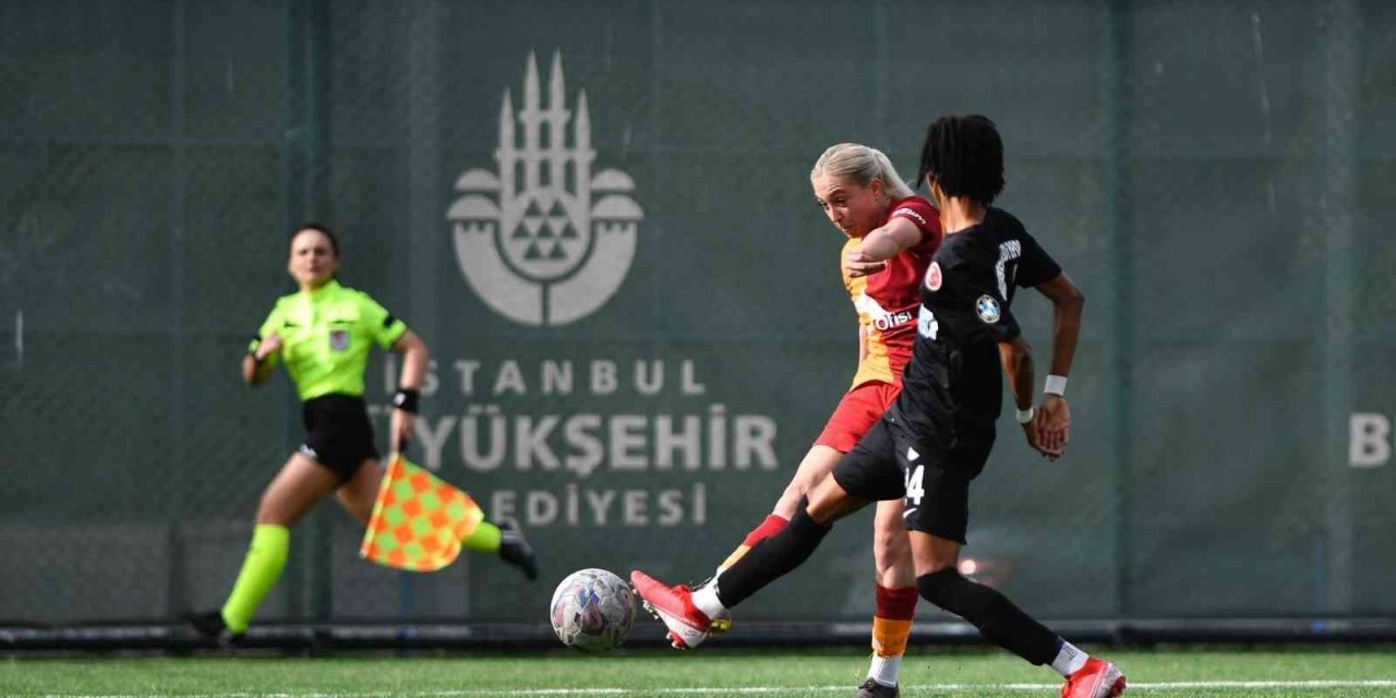 Turkcell Kadın Futbol Süper Ligi: Ataşehir Belediyespor: 0 - Galatasaray: 9