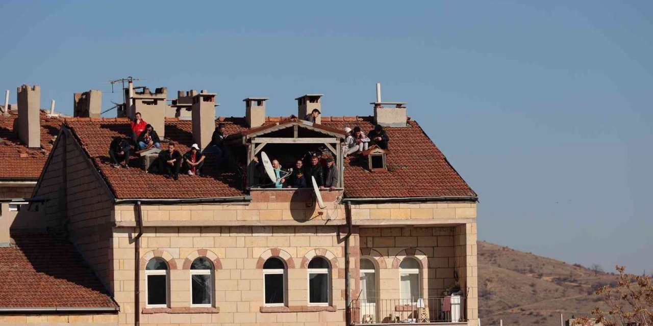 Nevşehir Belediyespor taraftarları maçı çatıdan izledi