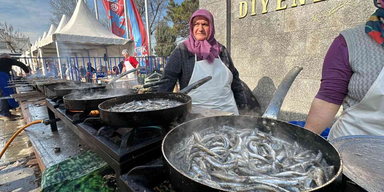 7’den 70’e binlerce kişi Hamsi Festivali’nde buluştu