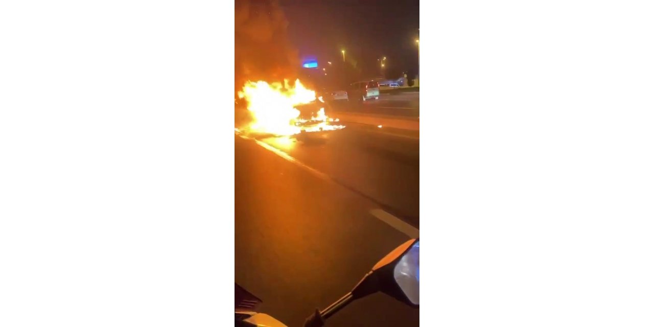 E-5’te alev topuna dönen araç geceyi aydınlattı