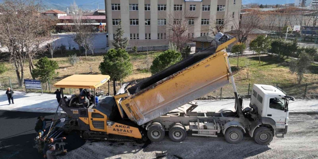 Sümer’de yol ve kaldırım çalışmaları sürüyor