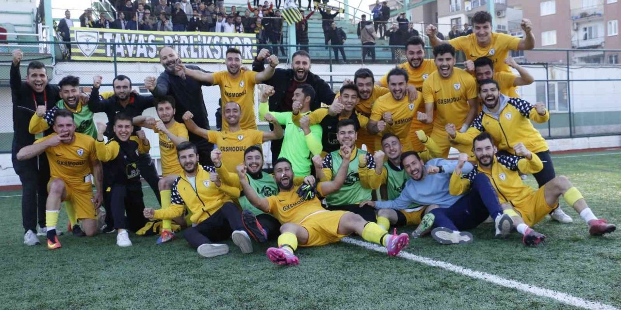 Tavas derbisini kazanan Tavas Birlikspor oldu