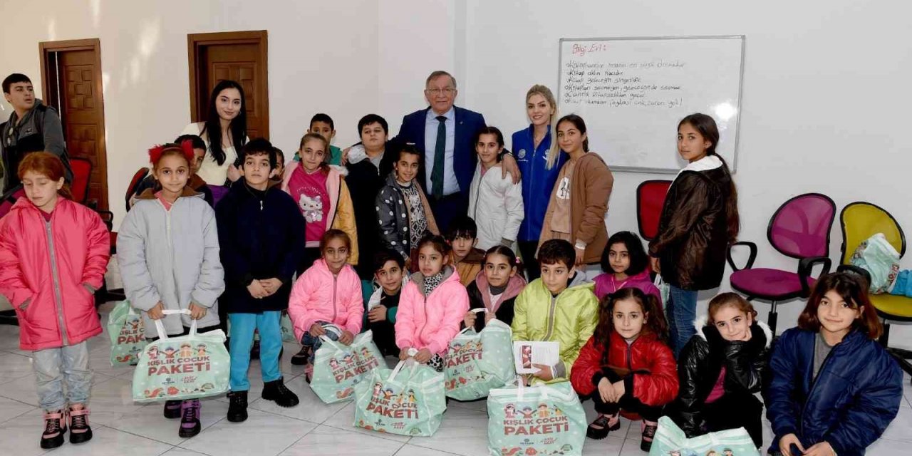 Çocukların karne hediyesi Başkan Akay’dan