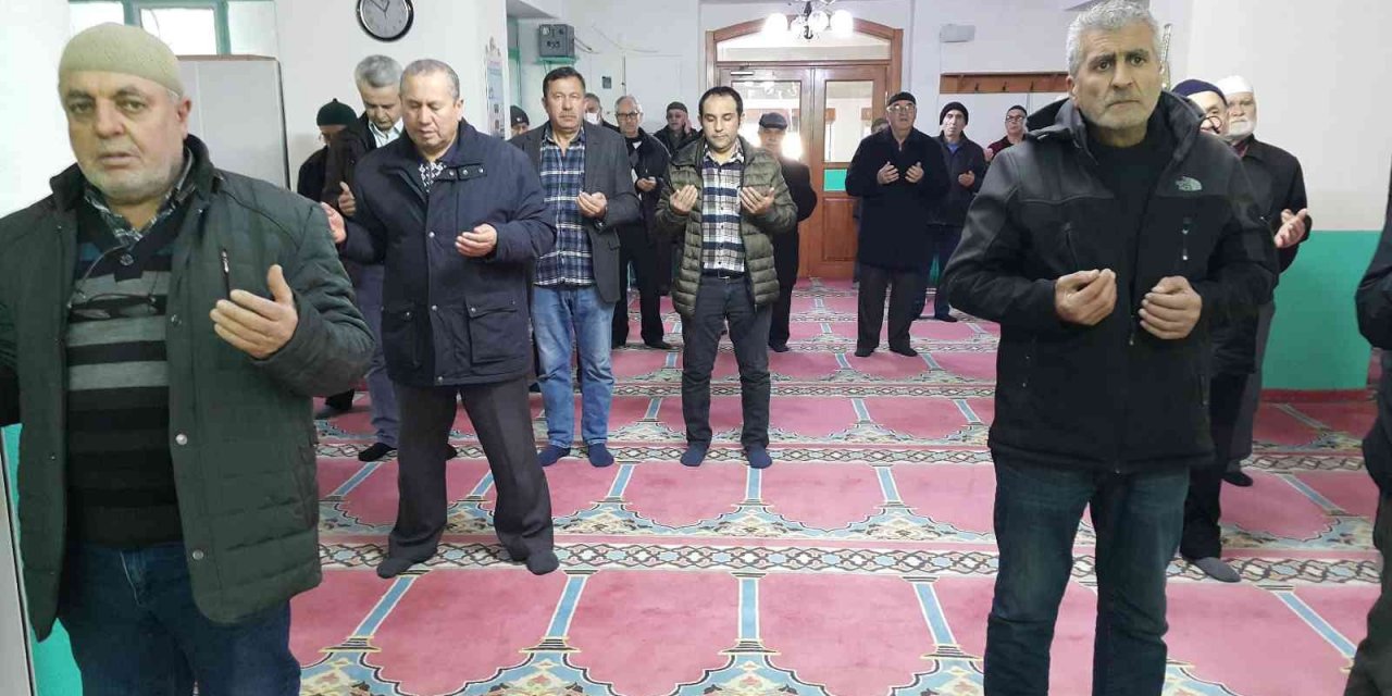 Şehitler ve ahirete göç etmişler için Kur’an-ı Kerim ve Mevlid-i Şerif okutuldu