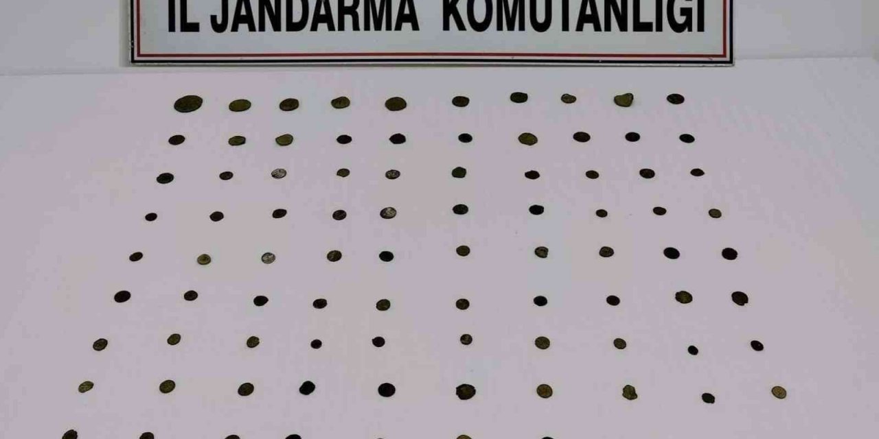 Mersin’de bir kişi çok miktarda tarihi eserle yakalandı