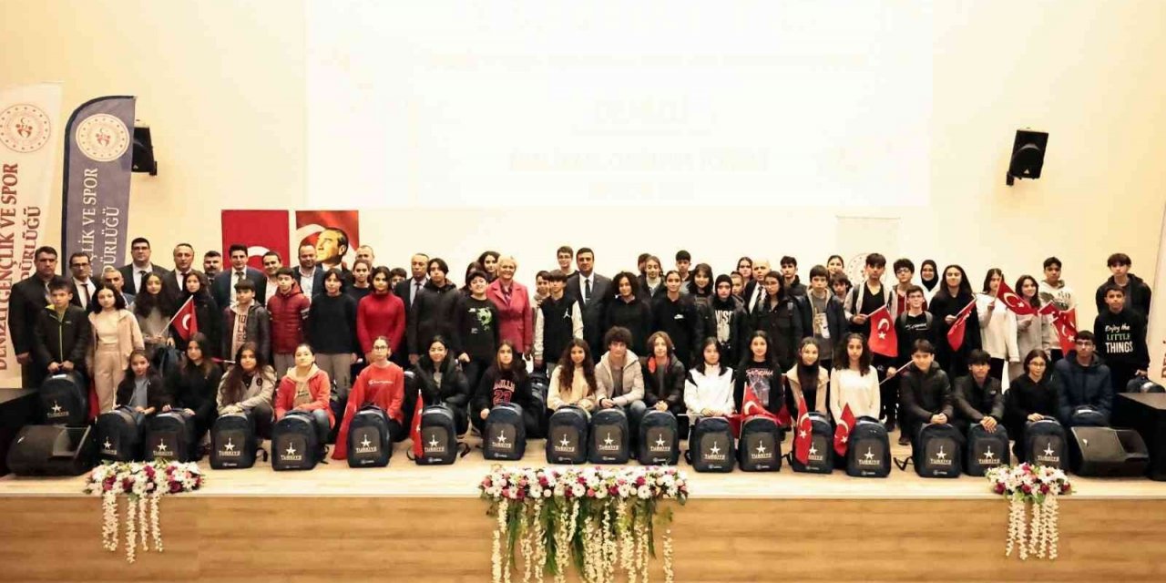 Geleceğin şampiyonları spor malzemelerine kavuştu