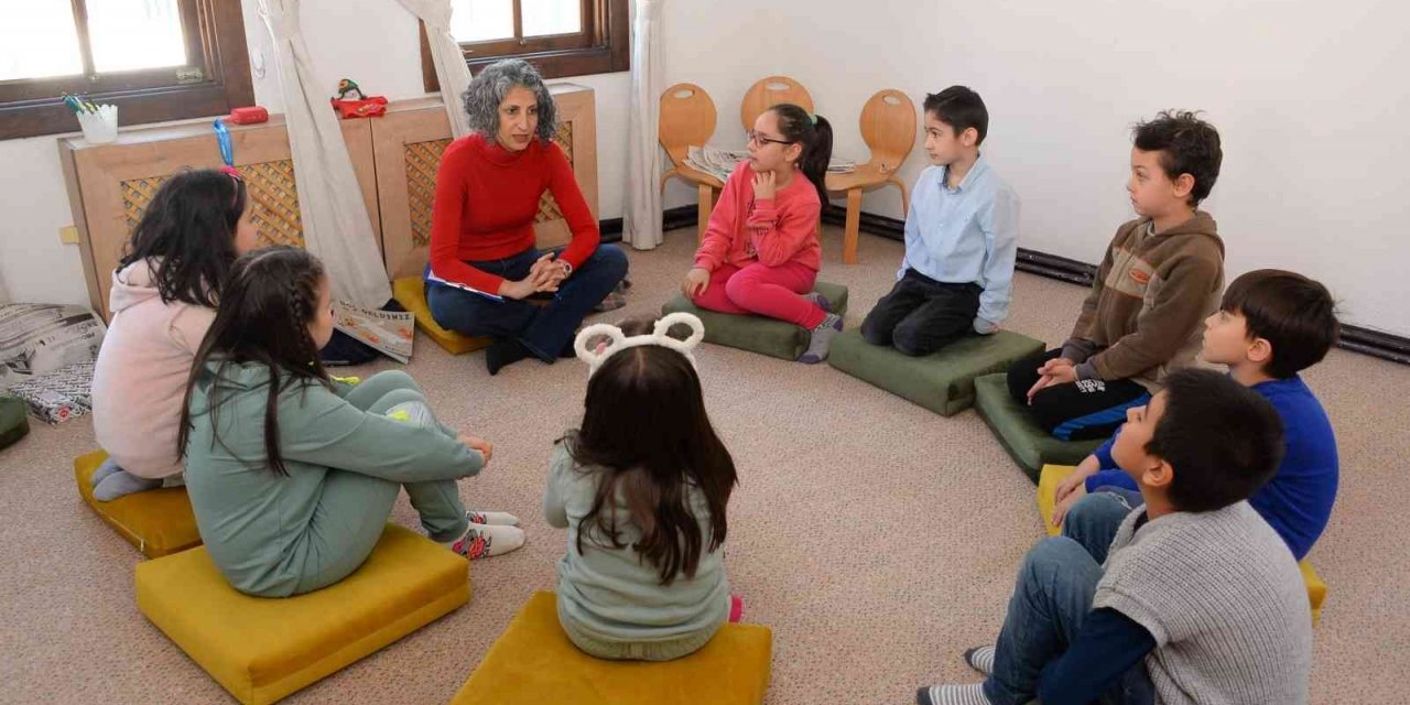 Bozüyük Belediyesi Sanatevi Sömestir Atölyeleri "P4C" eğitimi ile başladı