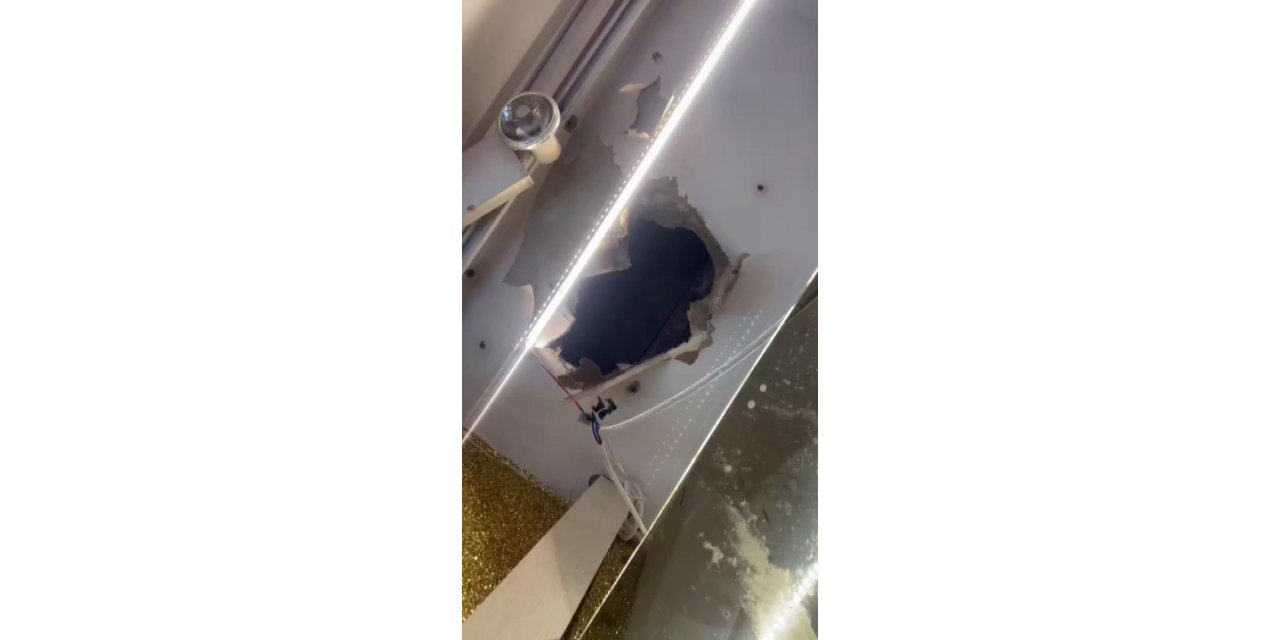 Kiracısını çıkarmak için iş yerinin tavanını delip, sarımsaklı su döktü