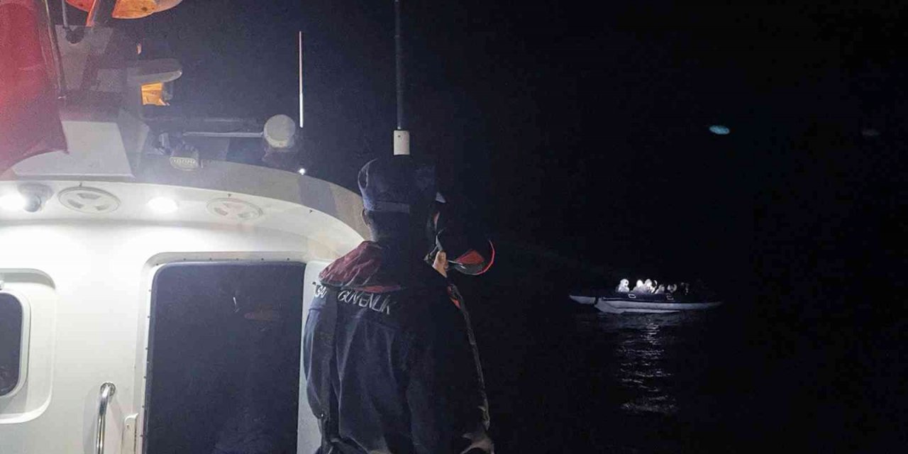 Datça’da 10 düzensiz göçmen kurtarıldı