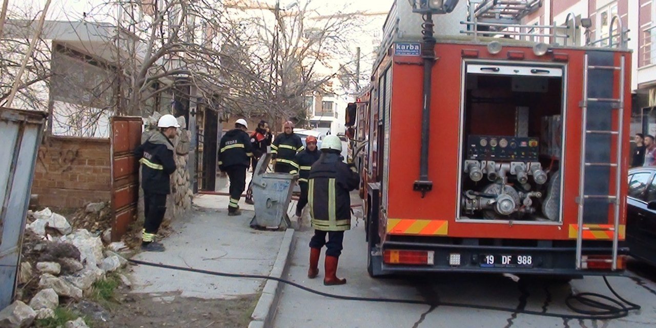 Metruk binadaki yangın paniğe sebep oldu