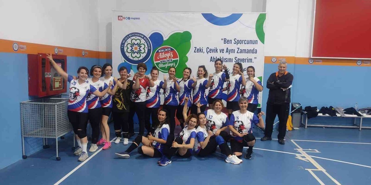 Köyceğiz’de kadın voleybol takımları kuruldu