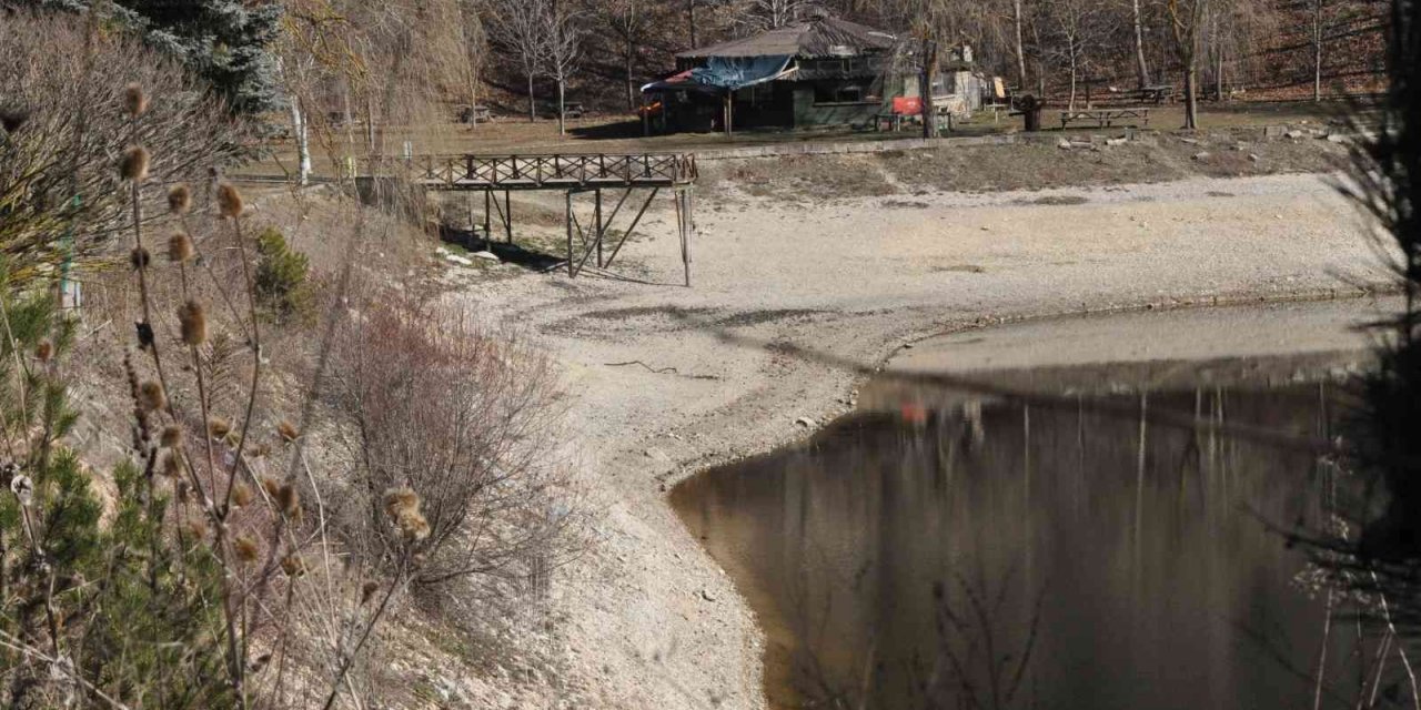 Sünnet Gölü’ne gelen ziyaretçiler umduğunu bulamıyor