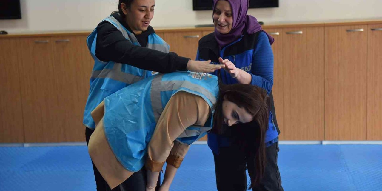 Yıldırım’da gençlere uygulamalı afet eğitimi