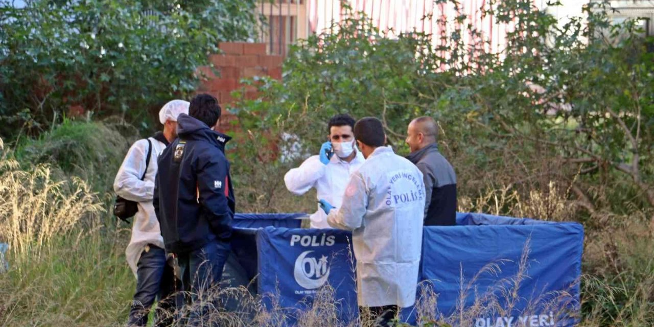 Avucunda kuş tüyüyle cesedi bulunan kadının kimliği ortaya çıktı