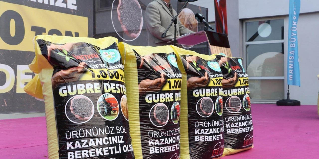 Manisa Büyükşehir Belediyesinden üreticiye bin ton gübre desteği