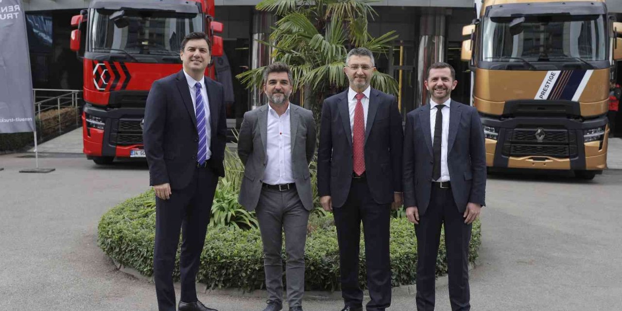 Renault Trucks Türkiye, 2022 yılını ithal ürünler arasında lider olarak tamamladı